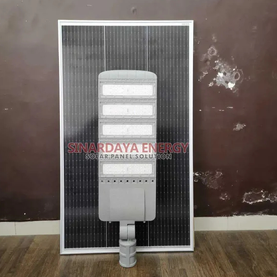 Lampu Jalan PJU Tenaga Surya Two in one oe Merk ICOM IC FIN 100 Watt lengkap solar panel