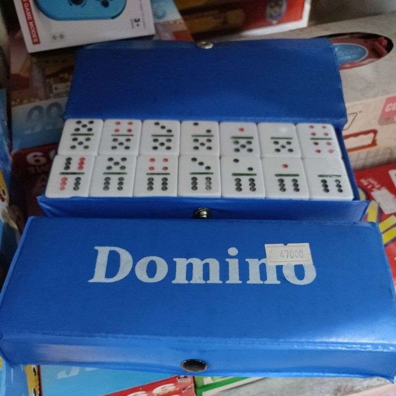 Domino / Mainan Domino / Batu Domino