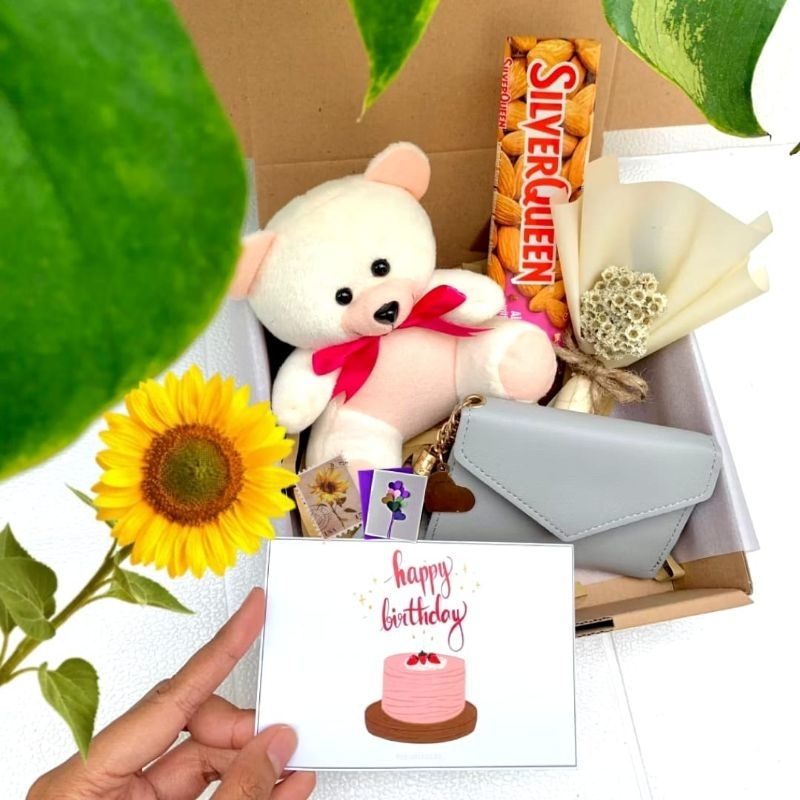 

READY/ HAMPERS BONEKA DAN SNACK/ HAMPERS ULANG TAHUN/ KADO ULANGTAHUN/ KADO CEWE/ KADO WISUDA/ HAMPERS WISUDA/HAMPERS GEMESH