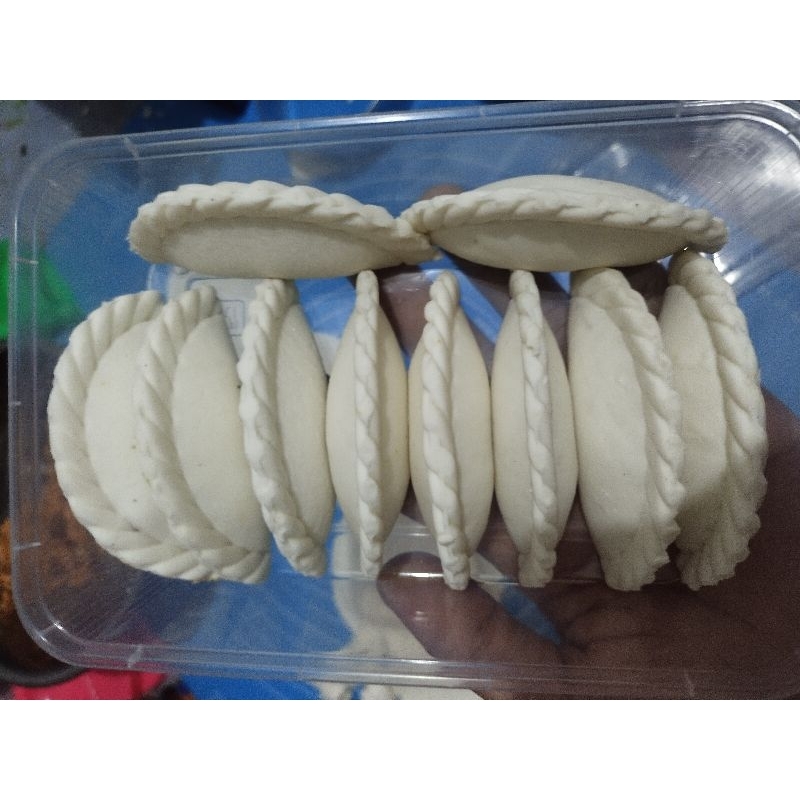 

Cireng isi ayam suwir pedas