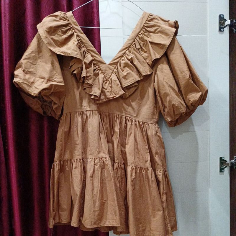 dress viral promthong bangkok