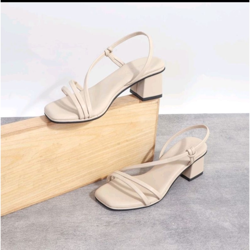 [ PRELOVED ] SOVELLA lily heels wanita hak tahu simple polos WARNA APRICOT SIZE 38