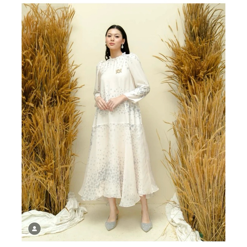 Andaya dress wearingklamby