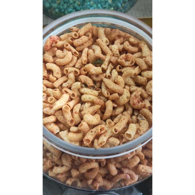 

makaroni crunchy pedas asin daun jeruk - 250gram