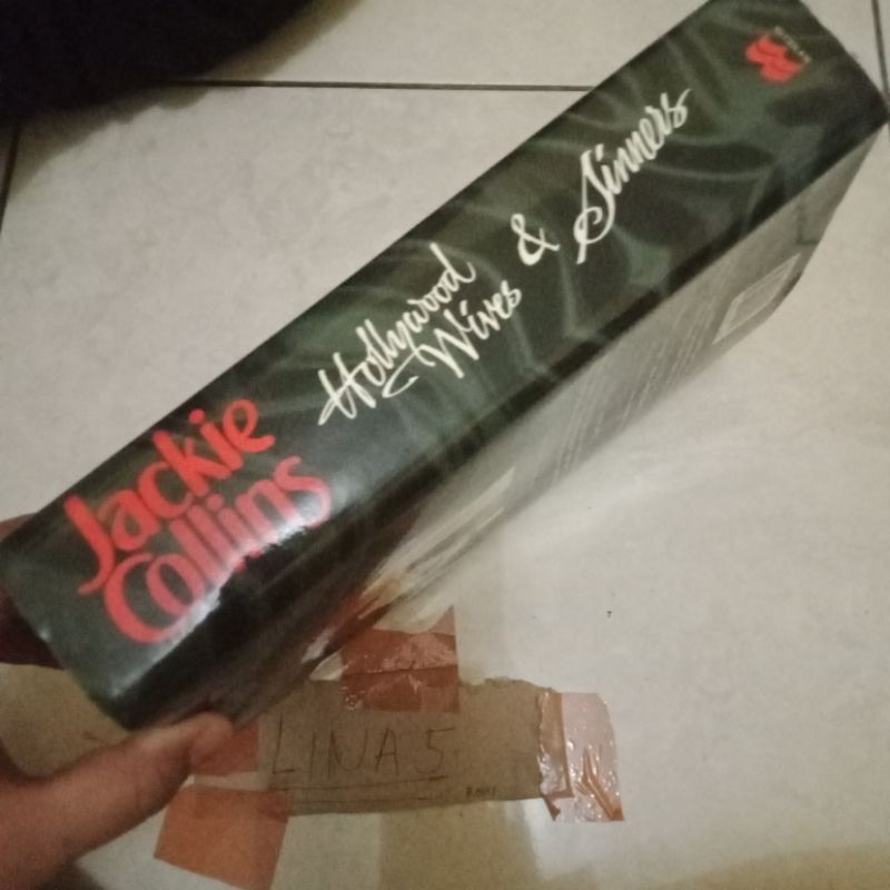 Novel Love & desire & hate - Joan collins