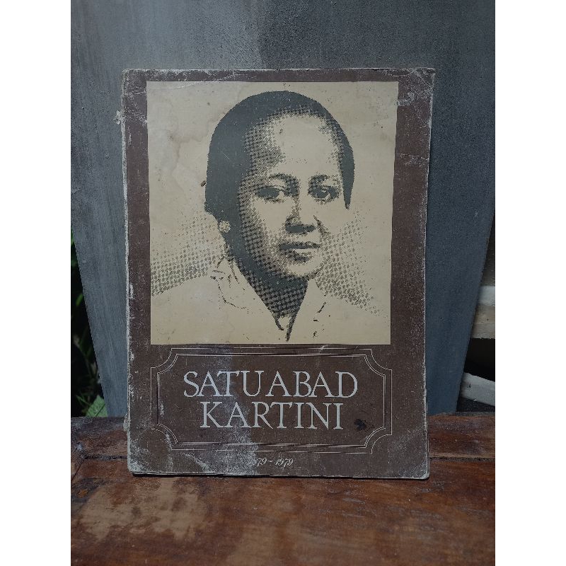 buku satu abad kartini 1879-1979