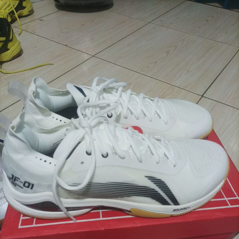 Lining JF 01 pro size 42