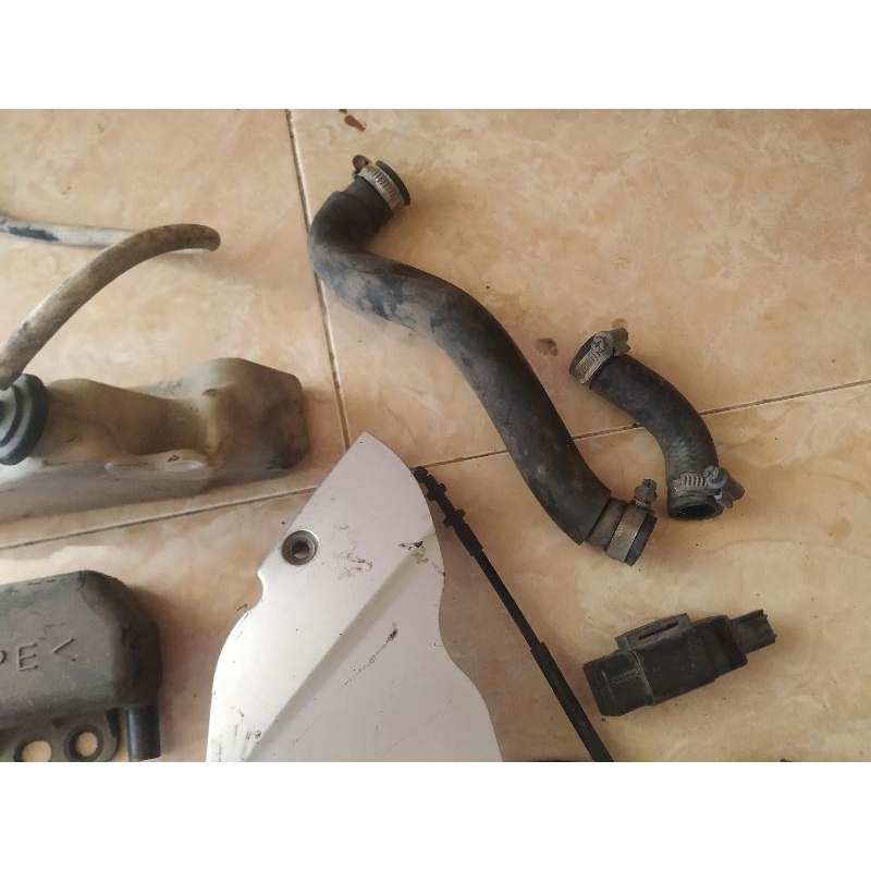 selang radiator ori vixion old no minus