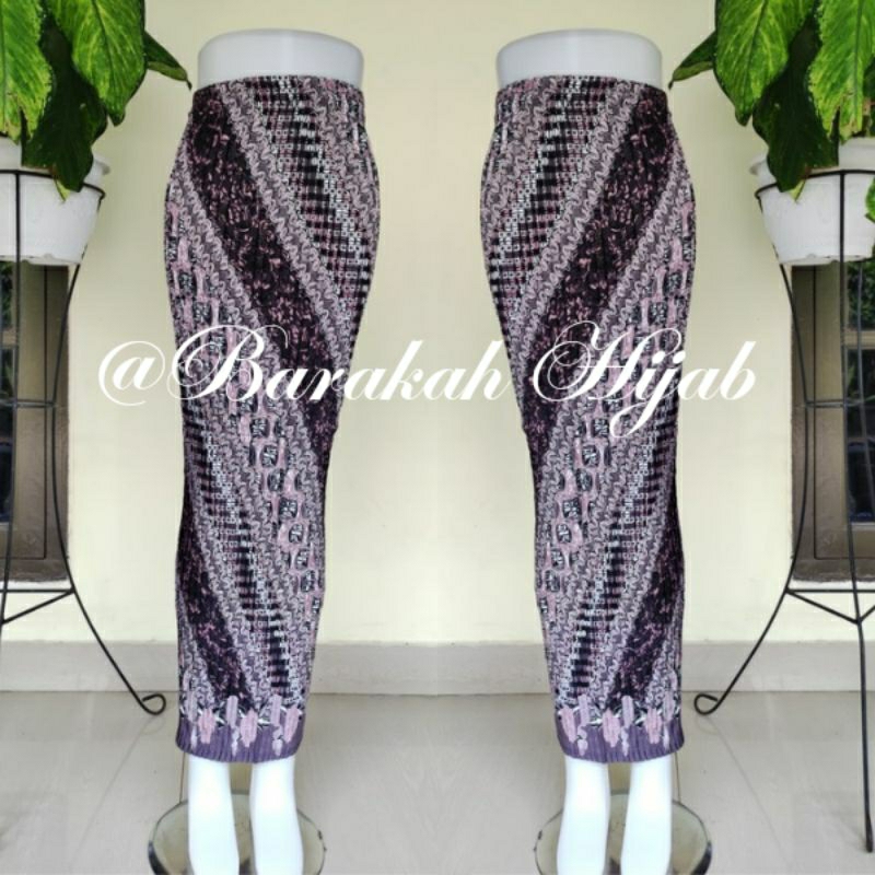 Rok Batik Kebaya Prisket Rapih Model Panjang 100 Cm Lingkar Pingan 140 Cm Motif Bawahan Tebal Rempel