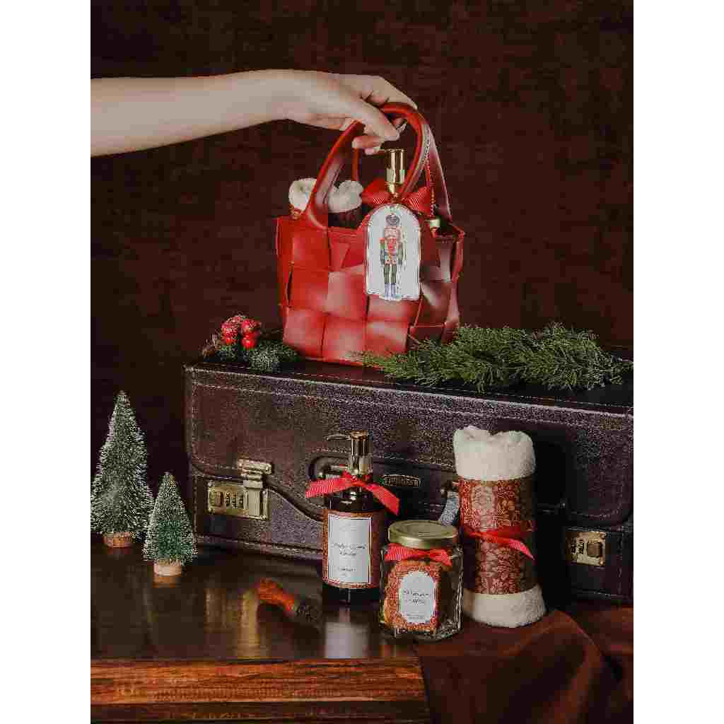 

LITTLE RED BAG HAMPERS CHRISTMAS
