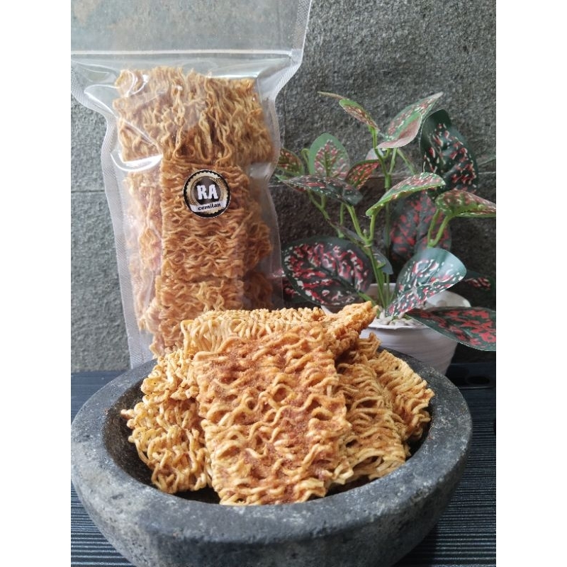 

Mie keriuk/Mie keremes/Mie keriting/mie Goreng pedas