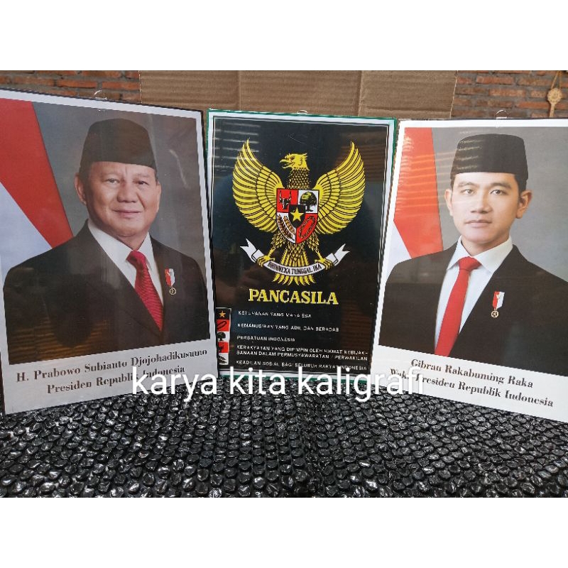 foto presiden+wakil presiden+garuda & foto pahlawan bingkai Murah.