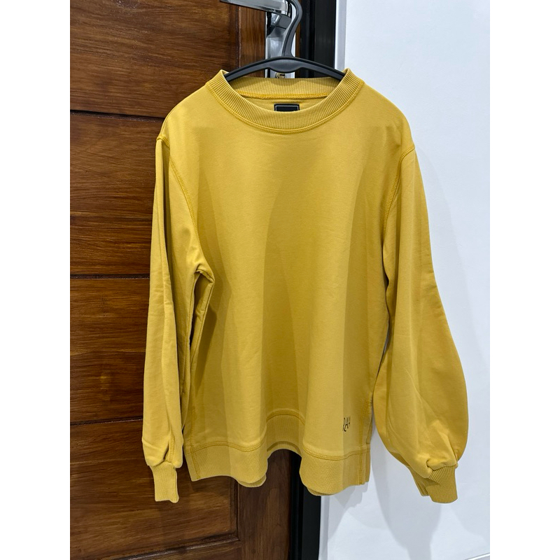 Preloved Sweater size SM by @raia_id