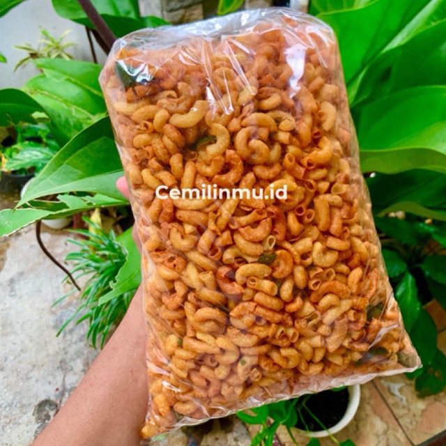 

TERLARIS 1 kg makaroni pedas daun jeruk, pedas, gurih, renyah& nagih