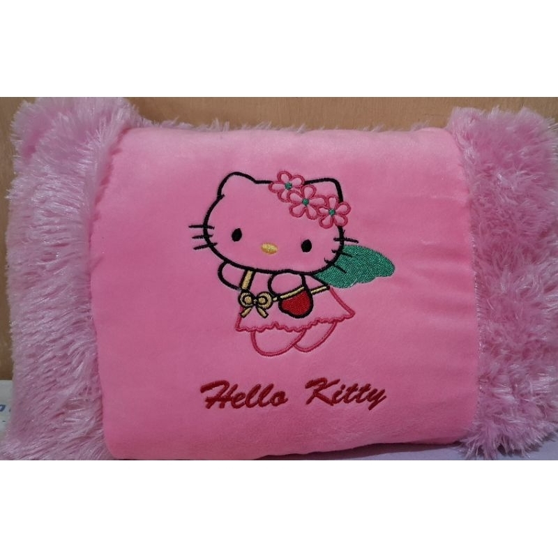 boneka bantal hello kitty