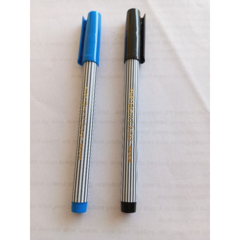 

BALLPOIN BALINIER PILOT HITAM BIRU 1SET (1PASANG ).PULPEN BALINIER HITAM DAN BIRU/PULPEN)