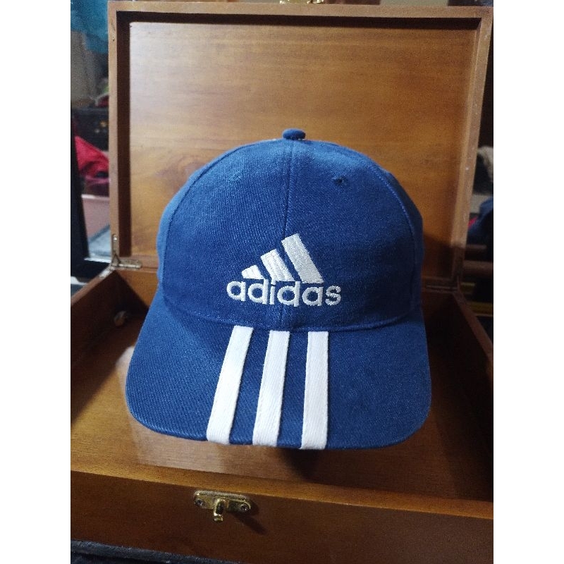 Topi Adidas Art Logo embos adidas stelan