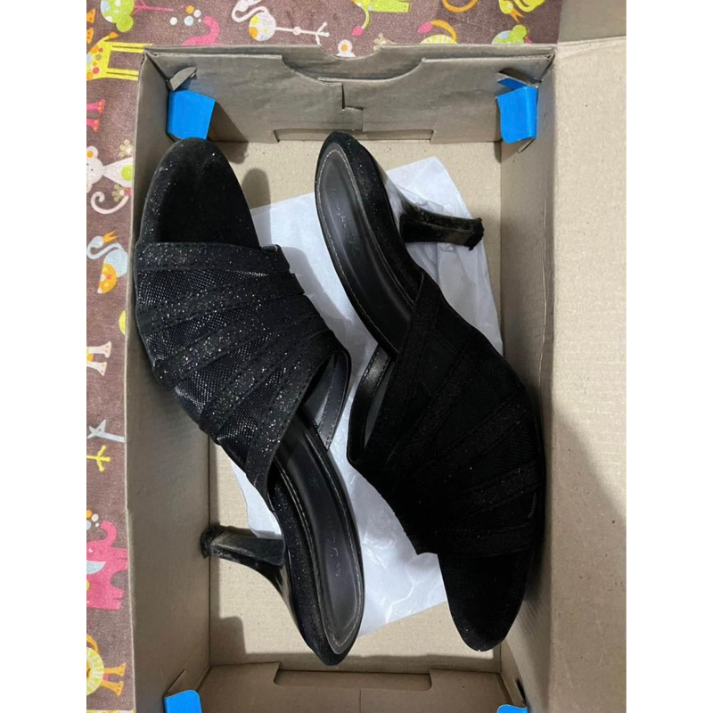 PRELOVED heels yongki komaladi