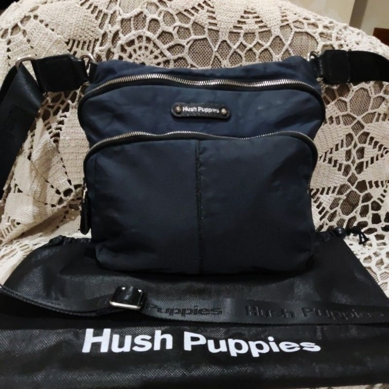 HUSH PUPPIES ORIGINAL NYLON SLING BAG NAVY PRELOVED WELL USED