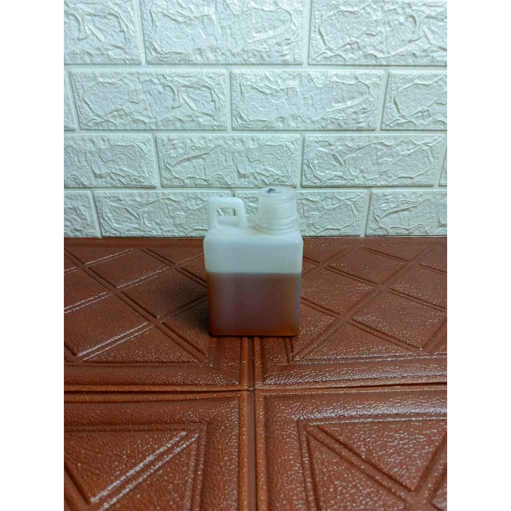 

Madu Randu Premium 500 gr - 100% Madu Asli dari Bunga Randu, Rasa Lembut dan Manfaat Luar Biasa!