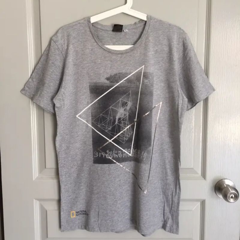 Kaos NATIONAL GEOGRAPHIC x UNIQLO / natgeo original / national geographic original / (RARE)
