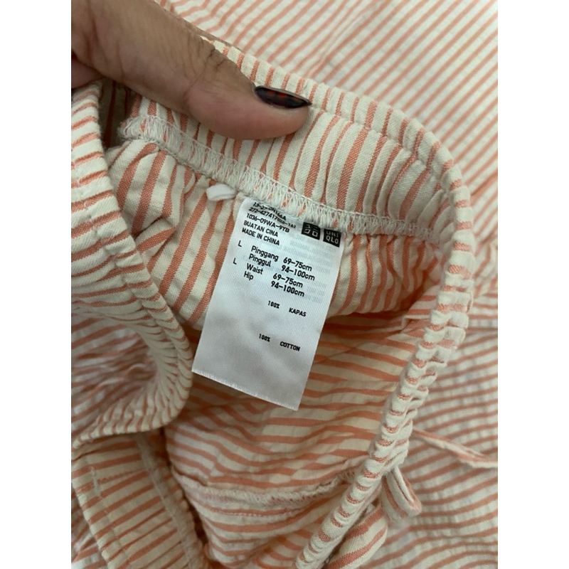 Preloved Uniqlo Stripe Pants