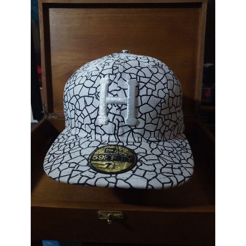 Topi New era x Huf 59fifty art H fitted