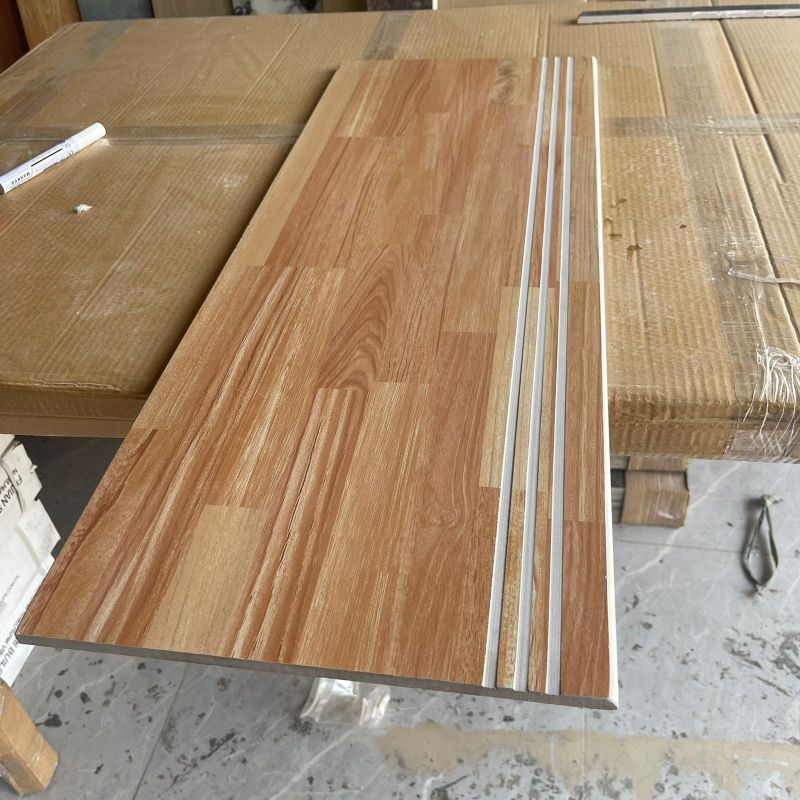 Granit tangga motif kayu series Parket ukuran 30x80 20x80