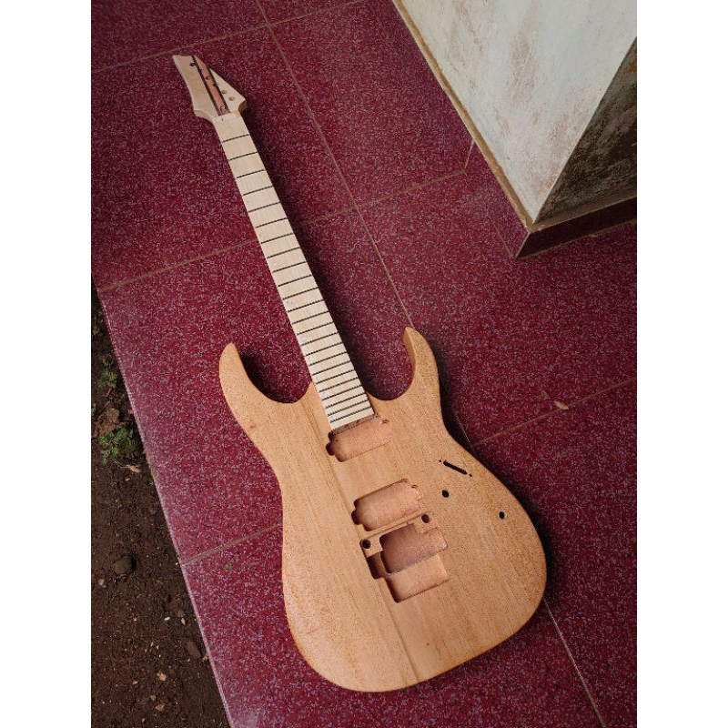 Body Neck Gitar Ibanez RG