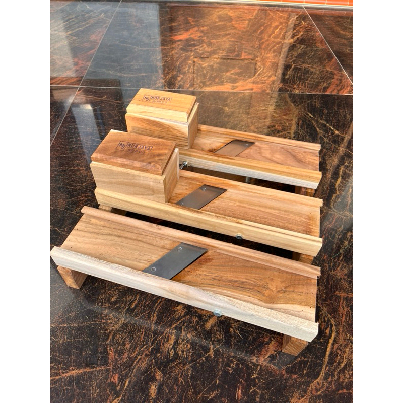 Alat Pengiris Bawang Kayu Jati