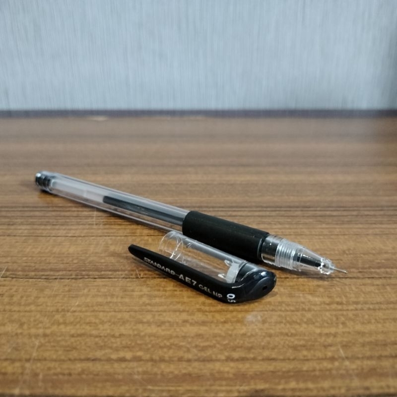 

Pulpen Standard AE-7 Gel NP 0,5mm Tinta Hitam (per 1 pcs)