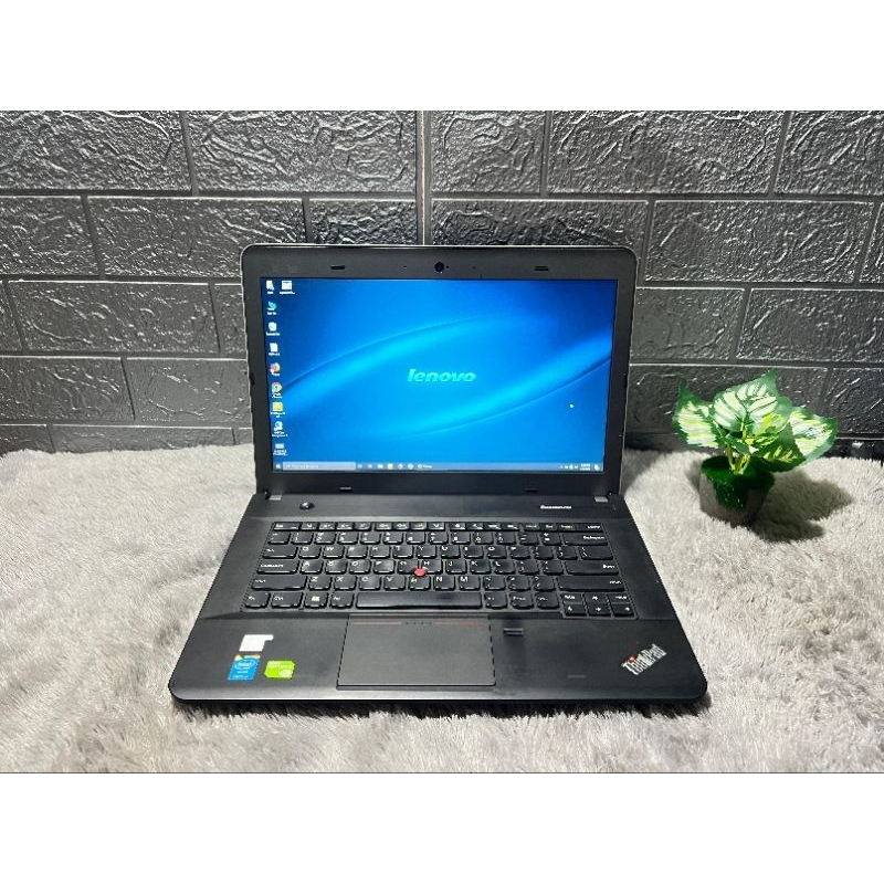 Lenovo thinkpad E440 i7 dual VGA