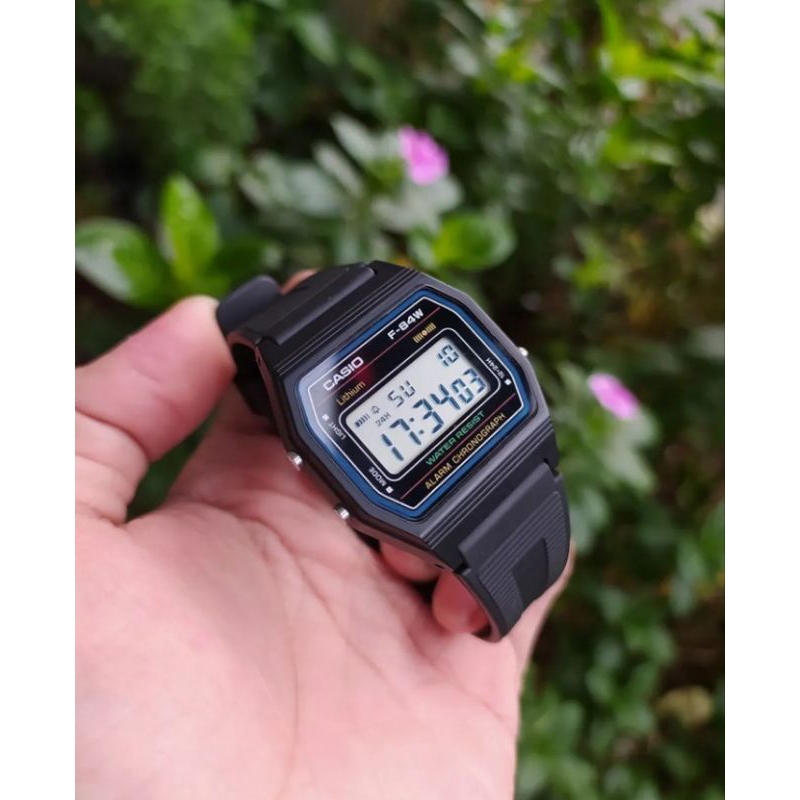 Casio F84 W Japan Domestic Market (JDM)