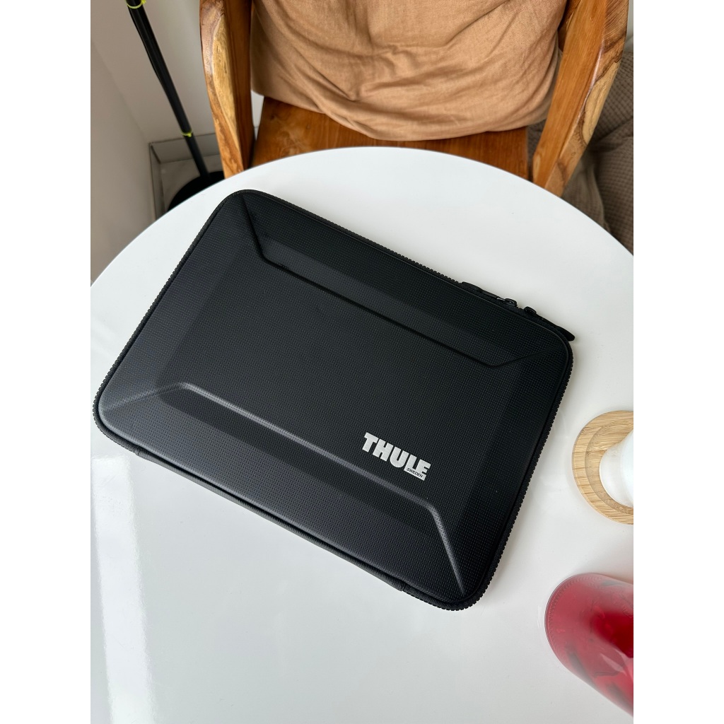 Second- THULE Gauntlet Sleeve 13"-14"- Black LAPTOP CASE HARDCASE