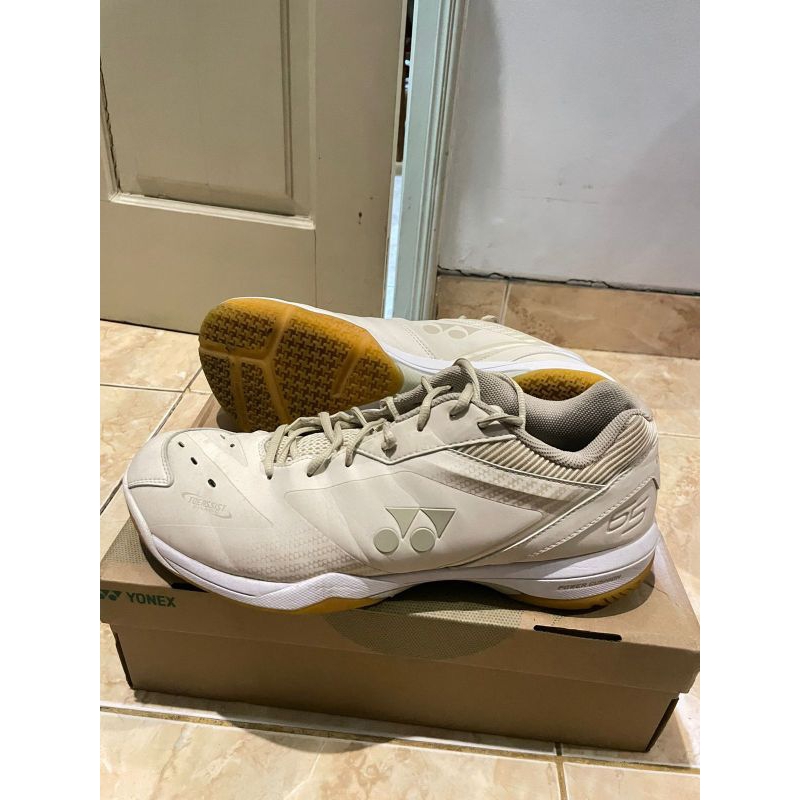 SEPATU SECOND YONEX SHB Z3