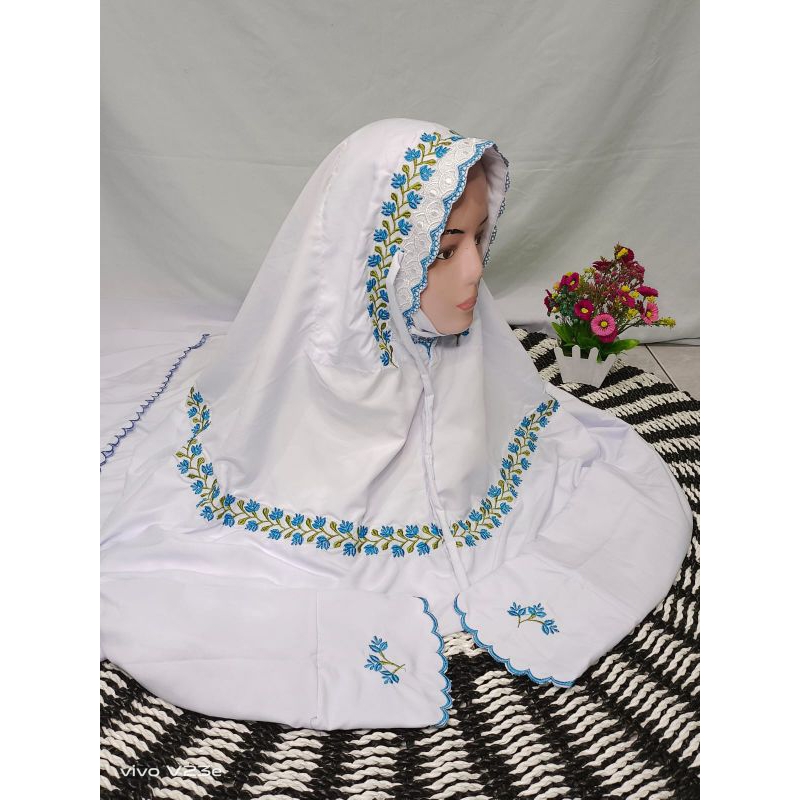 mukena bordir terusan warna putih motif bunga