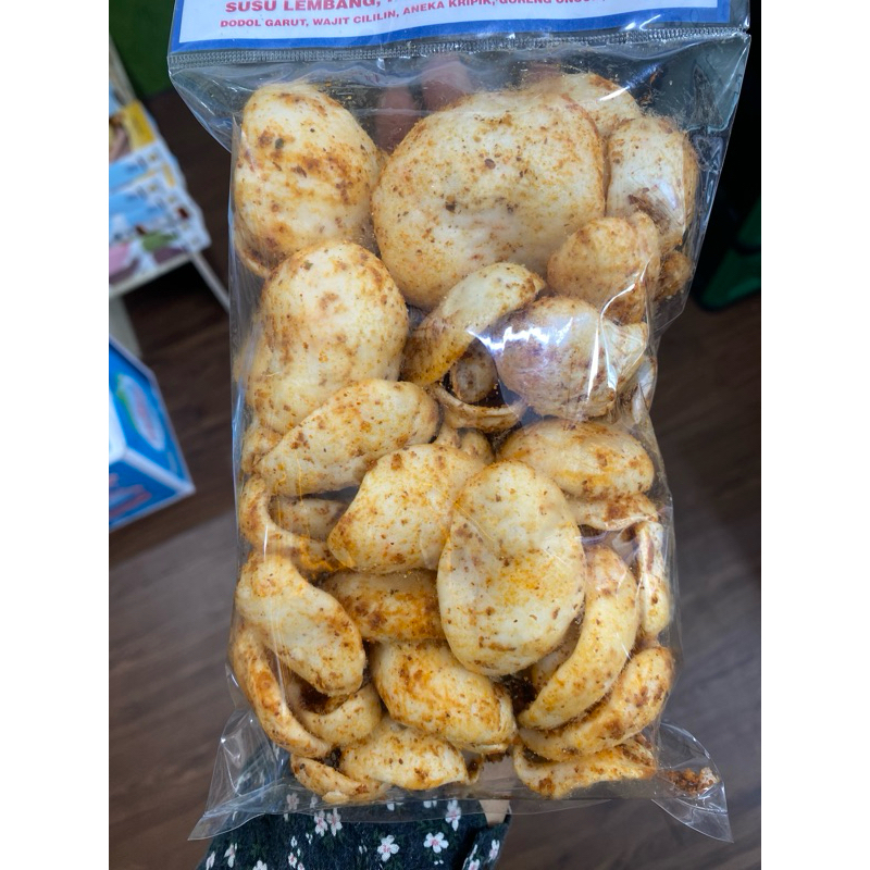 

Kerupuk bumbu kacang pedas