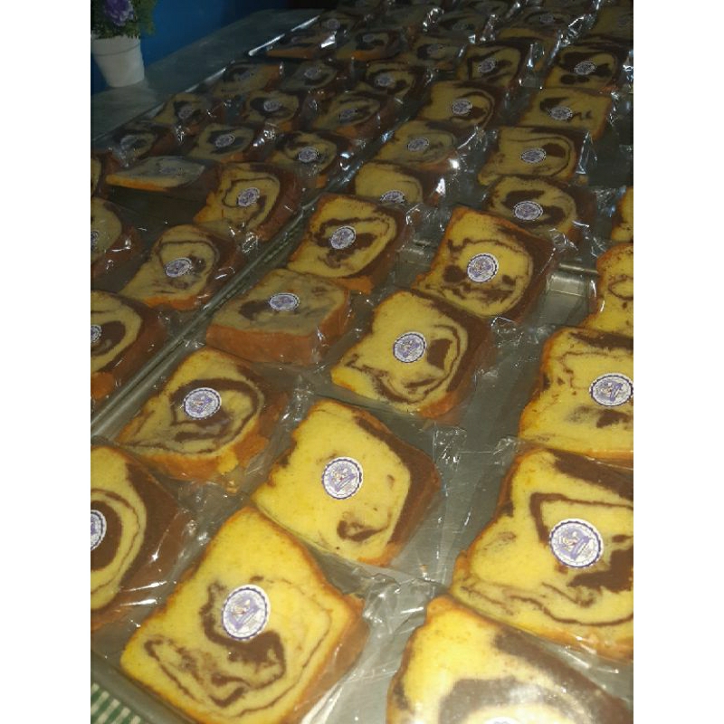 

Marmer Cake Manado