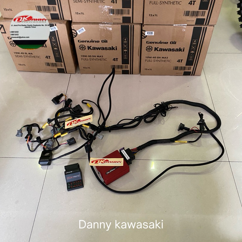 Power tronic zx25r kondisi bekas pakai 323km. Dijual karena motornya dijual TT dengan Zx4RR