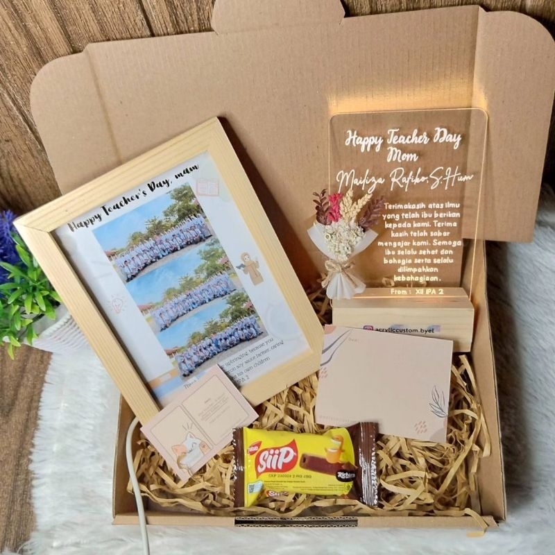 Paket Hemat Hari Guru/Akrilik + Frame/Akrilik kado hari guru/frame kado hari guru/teacher dah gift/k