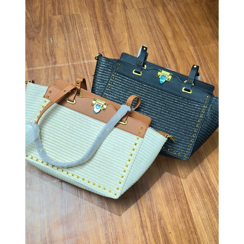 Almeerabutik~ Tas Sling Bag Valentino Garavani