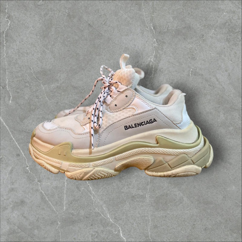 BALENCIAGA triple s