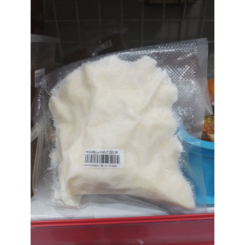 

Maestrella Mozarella Shredded Rape Mozarella Parut Halus 250 Gram