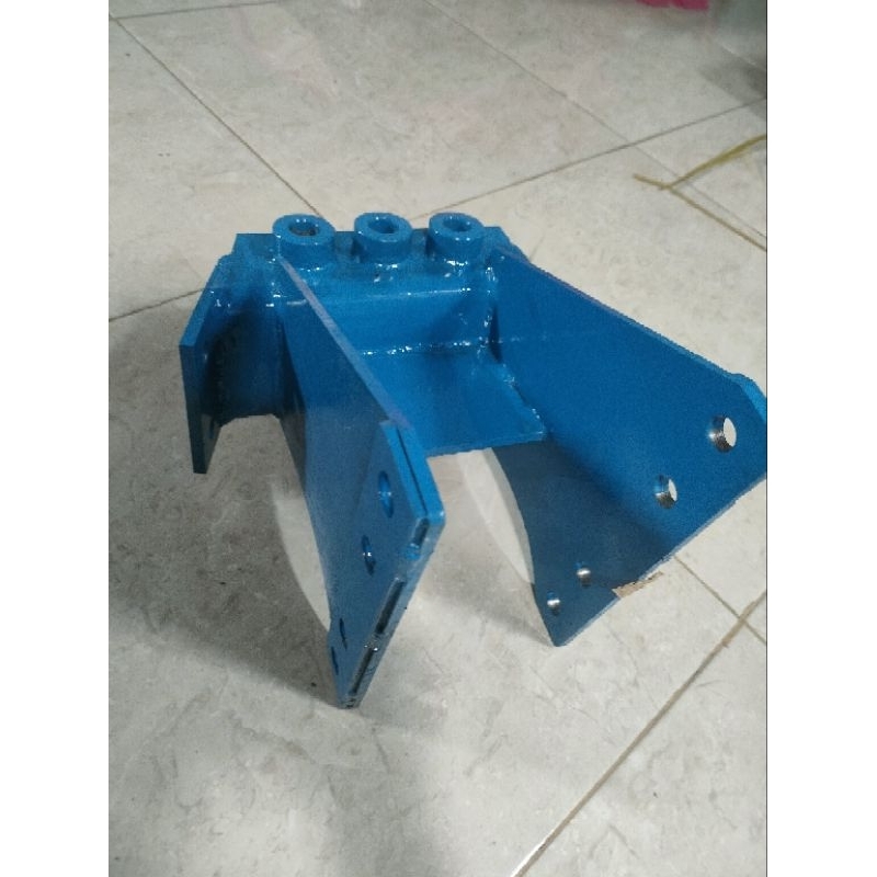 Bokongan traktor G1000 bajak sawah