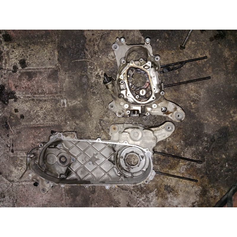CRANKCASE KRENGKESKLATER BLOK MESIN VARIO 150 LED ORIGINAL