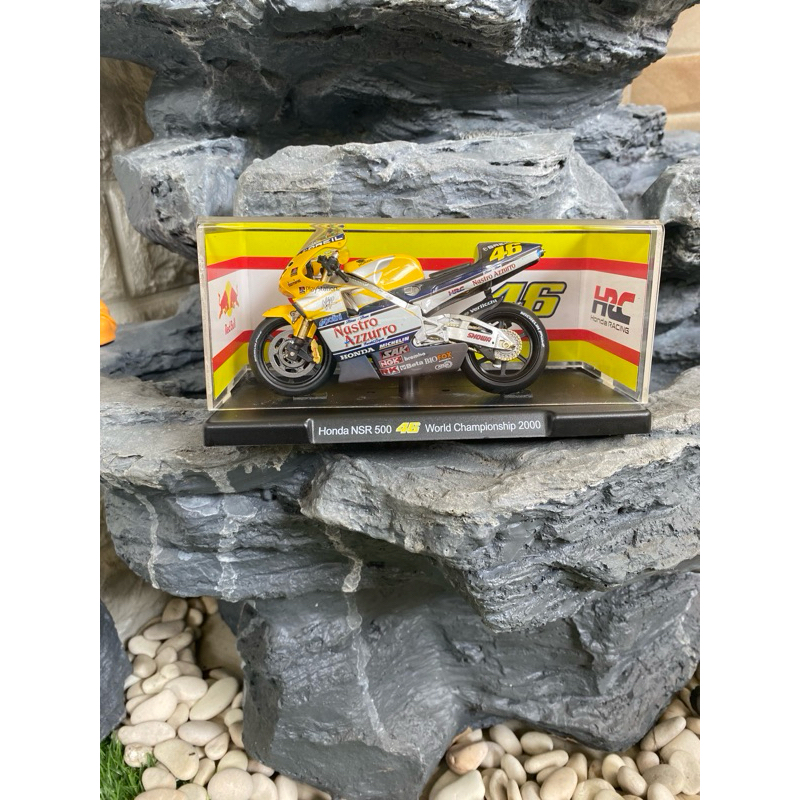 diecast rossi diaorama world champion honda nsr 500