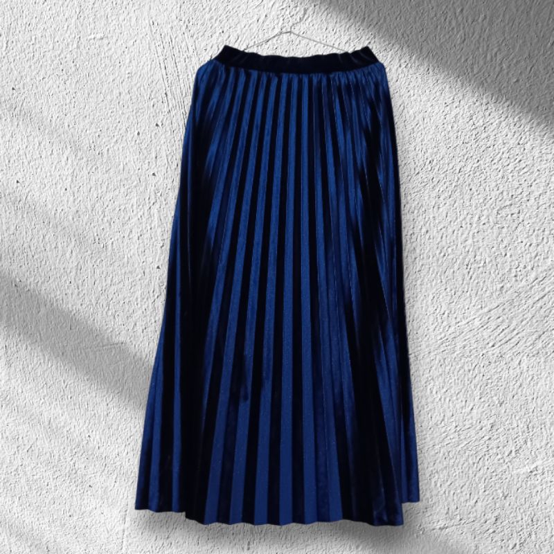 PL rok plisket bludru