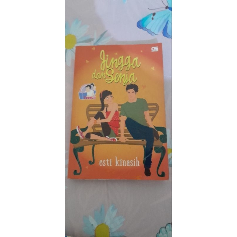 preloved Novel Jingga dan Senja by Esti Kinasih