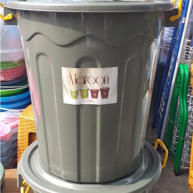 Ember Besar Dengan Tutup Maroon