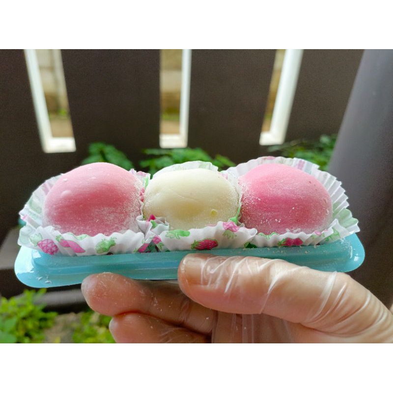 

Mochi Sehat dgn susu Isi 3 pcs (kacang, cokelat, cokelat kacang). Hanya JABODETABEK